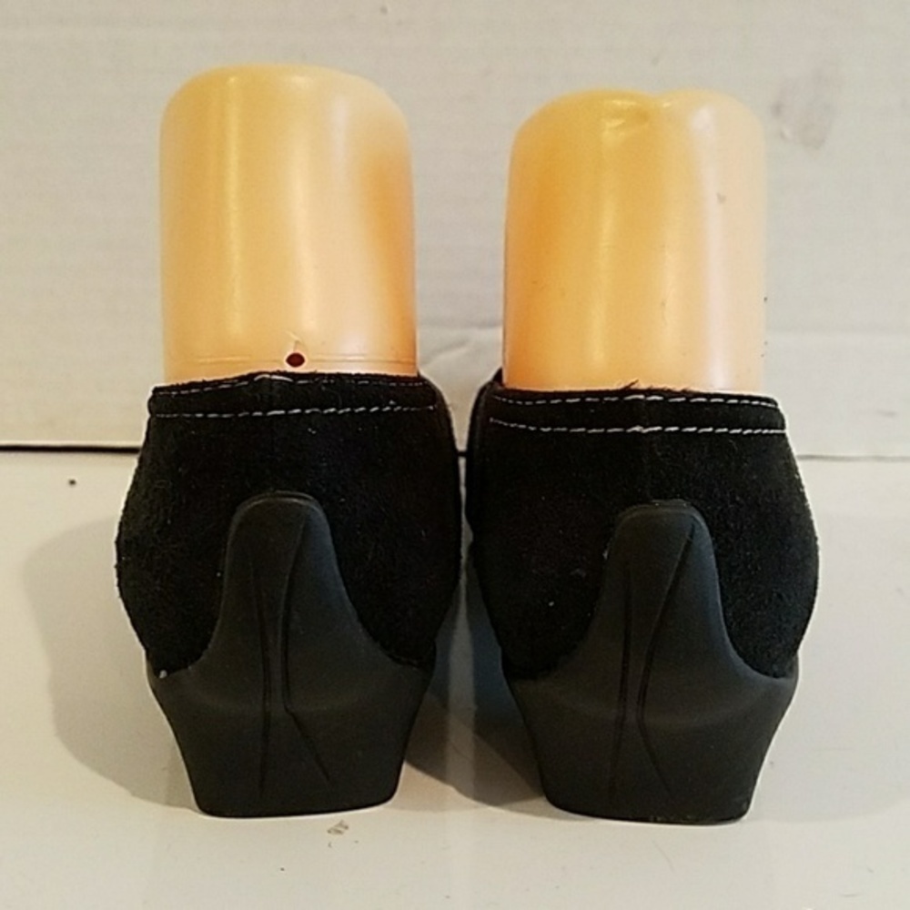 KATE SPADE - NEW YORK BLACK SUEDE 1-1/2" HEELS - Picture 3 of 6
